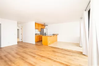 Photo #4: 202528254 Listing 