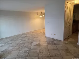 Photo #5: 202528262 Listing 