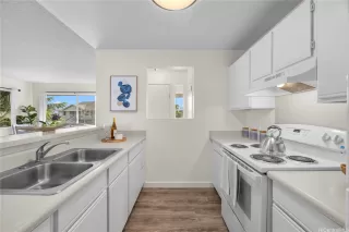 Photo #3: 202528268 Listing 