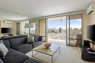 Photo #2: 202528290 Listing 