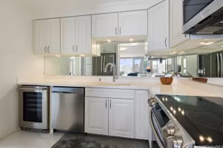 Photo #3: 202528290 Listing 