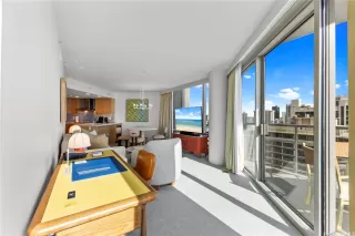 Photo #3: 202528296 Listing 