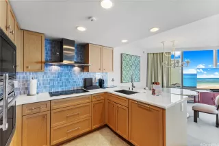 Photo #4: 202528296 Listing 