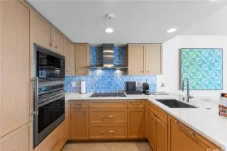 Photo #5: 202528296 Listing 