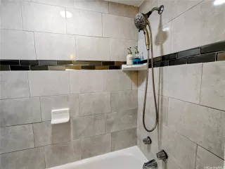 Photo #4: 202528303 Listing 