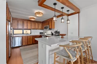 Photo #3: 202528305 Listing 