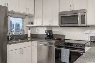 Photo #4: 202528319 Listing 