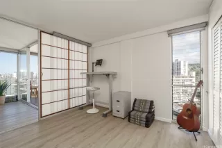 Photo #6: 202528319 Listing 