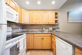 Photo #4: 202528337 Listing 