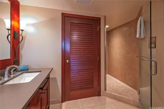 Photo #5: 202528340 Listing 