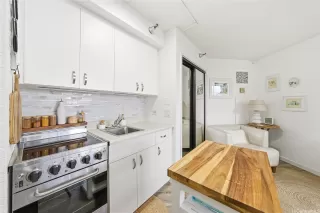 Photo #5: 202528343 Listing 