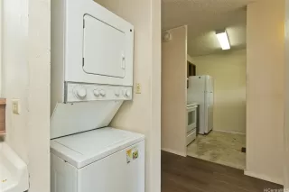 Photo #6: 202528344 Listing 