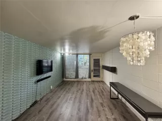 Photo #5: 202528350 Listing 