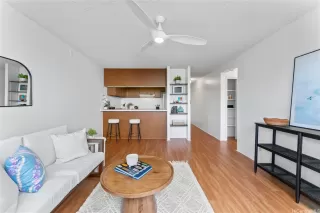 Photo #3: 202528354 Listing 