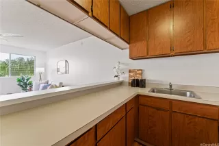 Photo #5: 202528354 Listing 