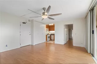 Photo #6: 202528361 Listing 