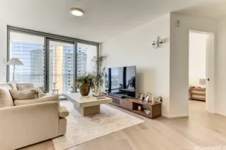 Photo #5: 202528363 Listing 