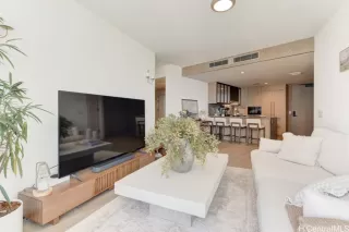 Photo #6: 202528363 Listing 