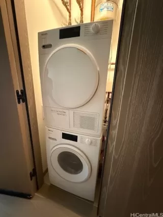 Photo #5: 202528373 Listing 