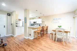 Photo #4: 202528383 Listing 