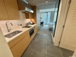 Photo #5: 202528385 Listing 