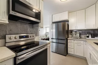 Photo #3: 202528394 Listing 