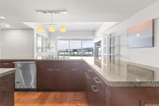 Photo #2: 202528396 Listing 