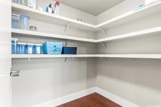 Photo #6: 202528396 Listing 