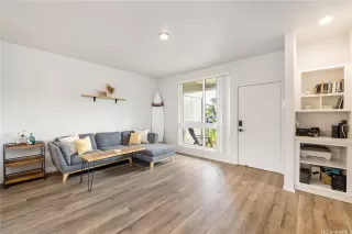 Photo #2: 202528397 Listing 