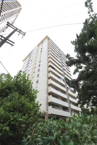 Photo #5: 202528415 Listing 