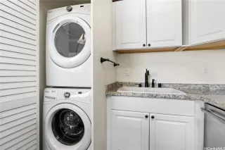 Photo #5: 202528425 Listing 