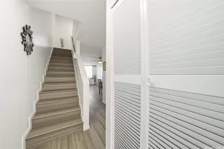 Photo #5: 202528432 Listing 