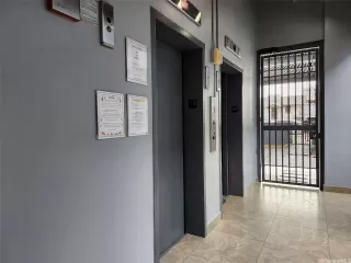 Photo #4: 202528437 Listing 