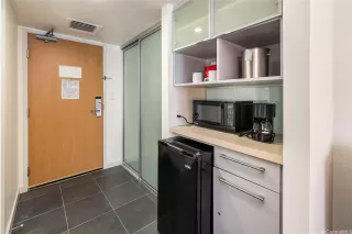 Photo #5: 202528442 Listing 