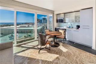 Photo #3: 202528443 Listing 