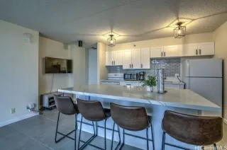 Photo #5: 202528449 Listing 