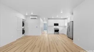 Photo #4: 202528451 Listing 