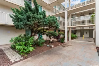 Photo #6: 202528459 Listing 