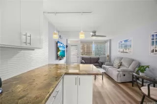 Photo #3: 202528466 Listing 