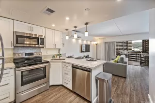 Photo #3: 202528473 Listing 