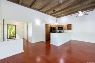 Photo #6: 202528474 Listing 