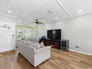 Photo #2: 202528483 Listing 