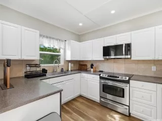 Photo #4: 202528483 Listing 