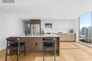 Photo #5: 202528492 Listing 