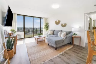 Photo #3: 202528494 Listing 