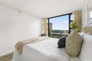 Photo #5: 202528494 Listing 