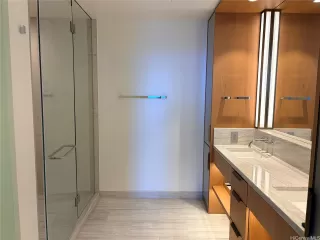 Photo #4: 202528506 Listing 