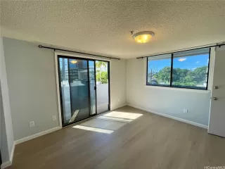 Photo #3: 202528516 Listing 