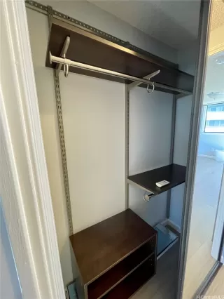 Photo #5: 202528516 Listing 