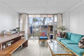 Photo #2: 202528521 Listing 